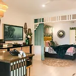Nomad - Luxe Apartment