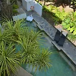 Ocean Sounds 2 Bedroom Apartment