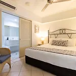 Oasis Breeze On Macrossan Street - No Stairs!