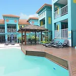 Oasis Breeze On Macrossan Street - No Stairs!