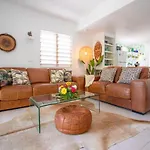 Pandanus Cottage