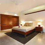 6 Beachfront Mirage - Luxury 4 Bedroom Home