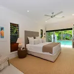 29 Beachfront Mirage - 4 Bedroom Luxury House