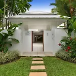 29 Beachfront Mirage - 4 Bedroom Luxury House