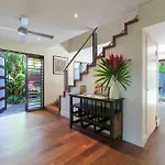 Leilani Tiare - Stylish Villa On Four Mile Beach