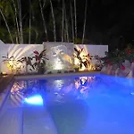 Driftaway On Garrick Street - Port Douglas