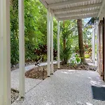 Craven Cottage At Full Moon Terraces - Tropical Queenslander Townhouse