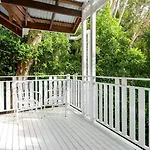 Craven Cottage At Full Moon Terraces - Tropical Queenslander Townhouse