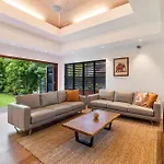 The Bali House - Beachfront Mirage Port Douglas
