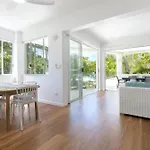 Beaches Holiday Apartments - Official Onsite Reception & Check In