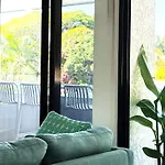 Reef Luxury Apartment