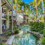 The Oasis At Temple - A Rooftop Resort Retreat