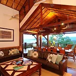 Villa Empat Puluh Dua