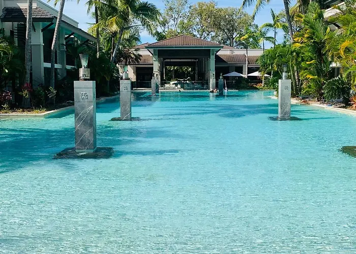 Lagoon Swimout Absolute Pool Front - Slice Of Paradise - Sea Temple Pt Douglas
