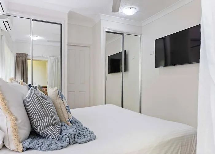 Laidback Resort Living At Central Plaza Poolside