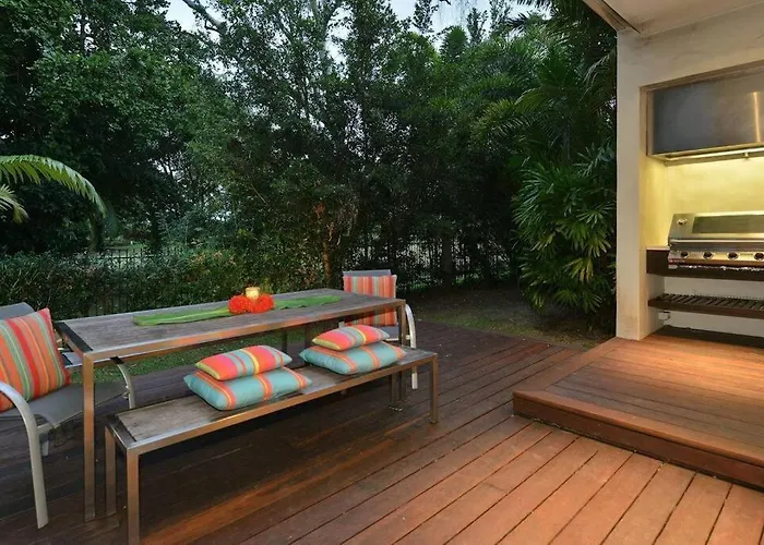 6 Beachfront Mirage - Luxury 4 Bedroom Home