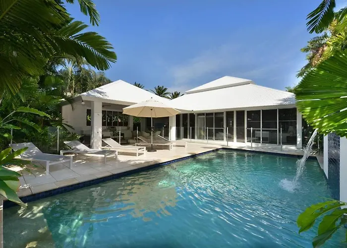 29 Beachfront Mirage - 4 Bedroom Luxury House