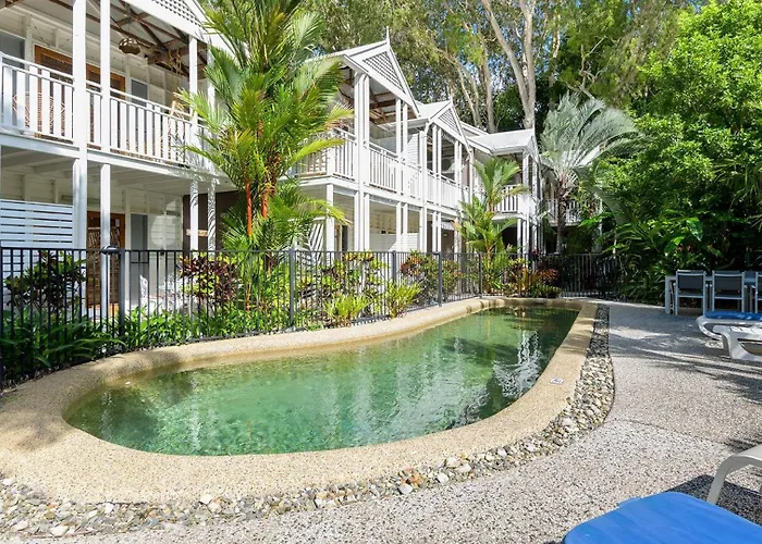 Craven Cottage At Full Moon Terraces - Tropical Queenslander Townhouse
