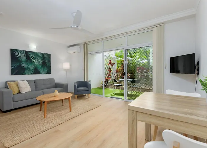 Apartment 4 At Palm Villas
