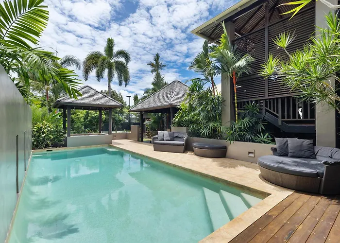 The Bali House - Beachfront Mirage Port Douglas