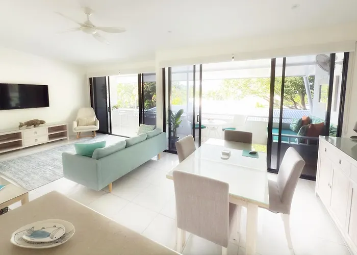 Reef Luxury Apartment
