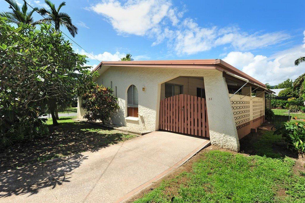 Seascape Holidays - 53 Reef Street * Port Douglas