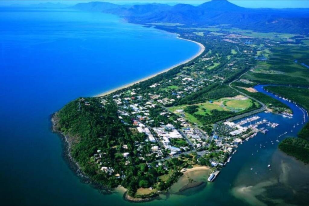 Tropical One Bedroom At The Mediterranean Apartamento Port Douglas