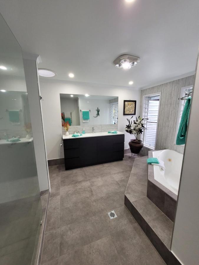 Escape To 4 Mile. Holiday home Port Douglas