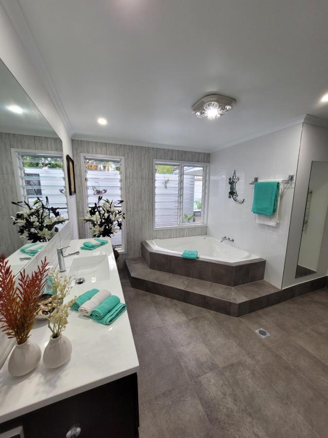 Escape To 4 Mile. * Port Douglas