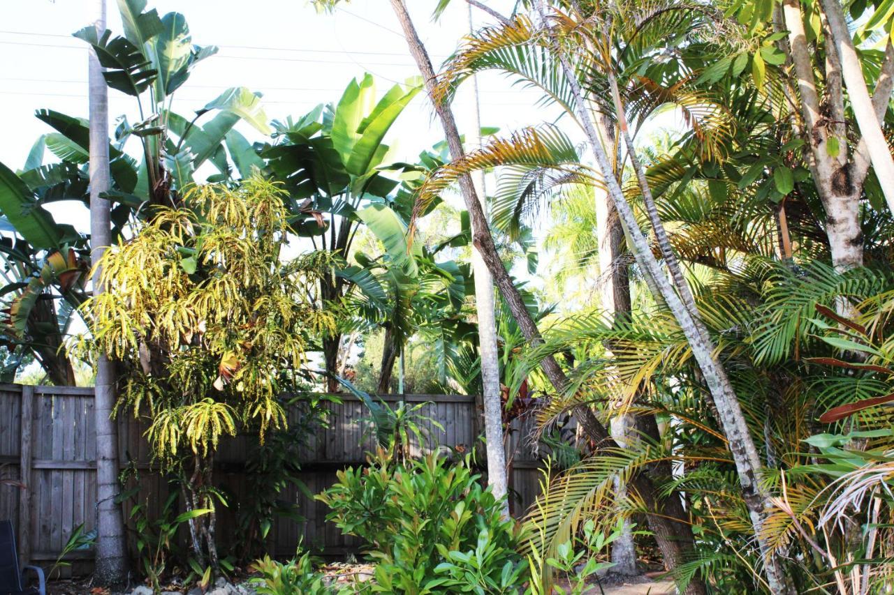 Coral Beach Lodge *