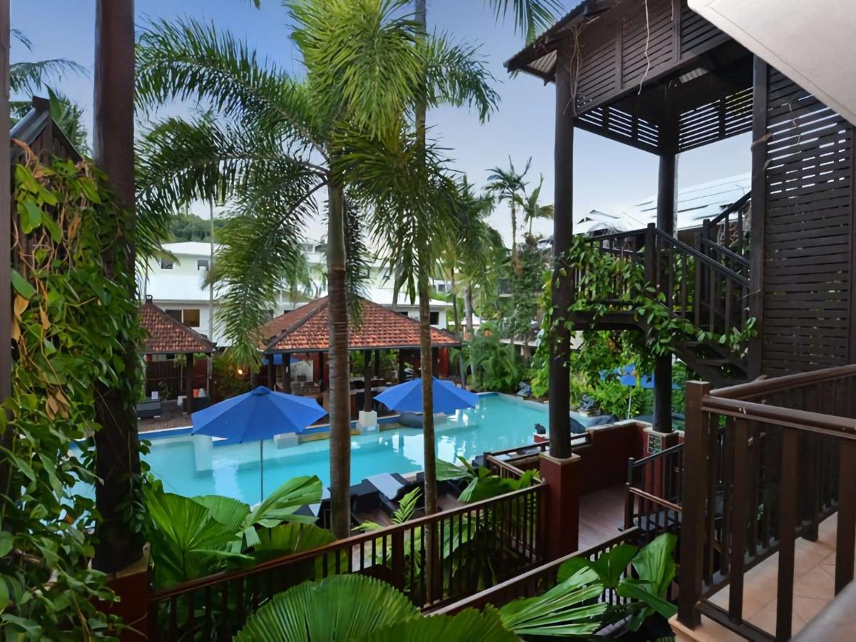 Poolside @ Hibiscus Apartment *