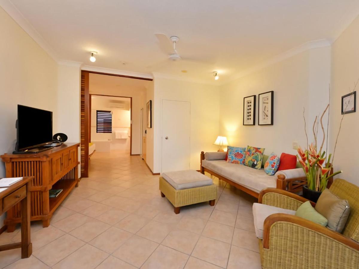 Poolside @ Hibiscus Apartment Port Douglas