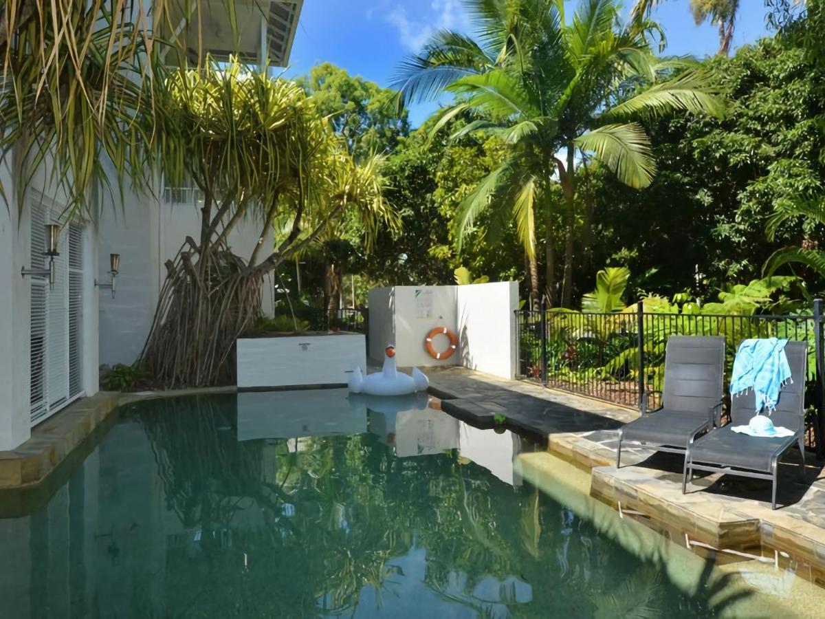 Ocean Sounds 2 Bedroom Apartment Port Douglas