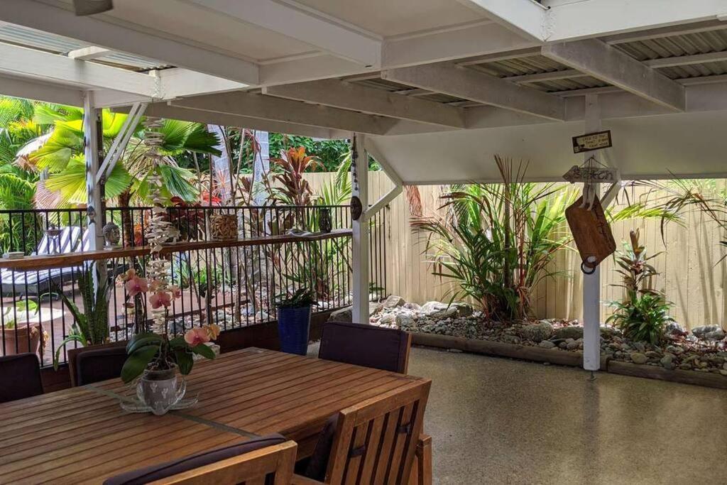Tropical Getaway With Private Pool 100m From Beach Port Douglas