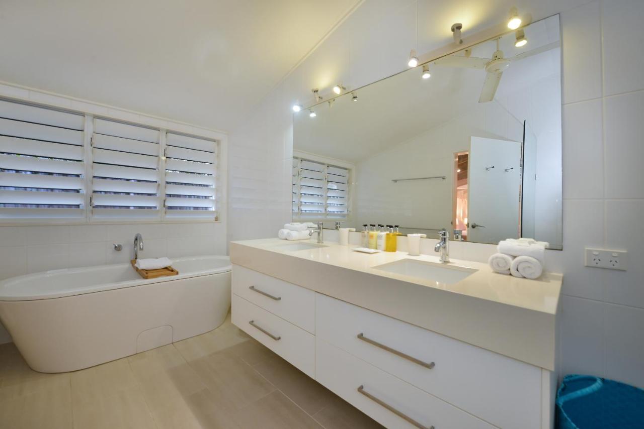 Pavilions In The Palms Heated Pool Short Path To Five Bedrooms Sleeps 14 Holiday home Port Douglas