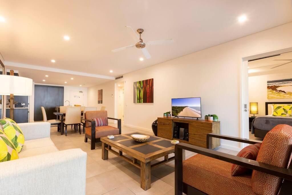 175 Temple 2 Bedroom Swimout Apartment *