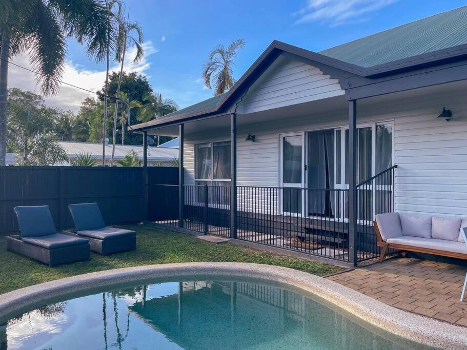 Port Douglas Beach Cottage *