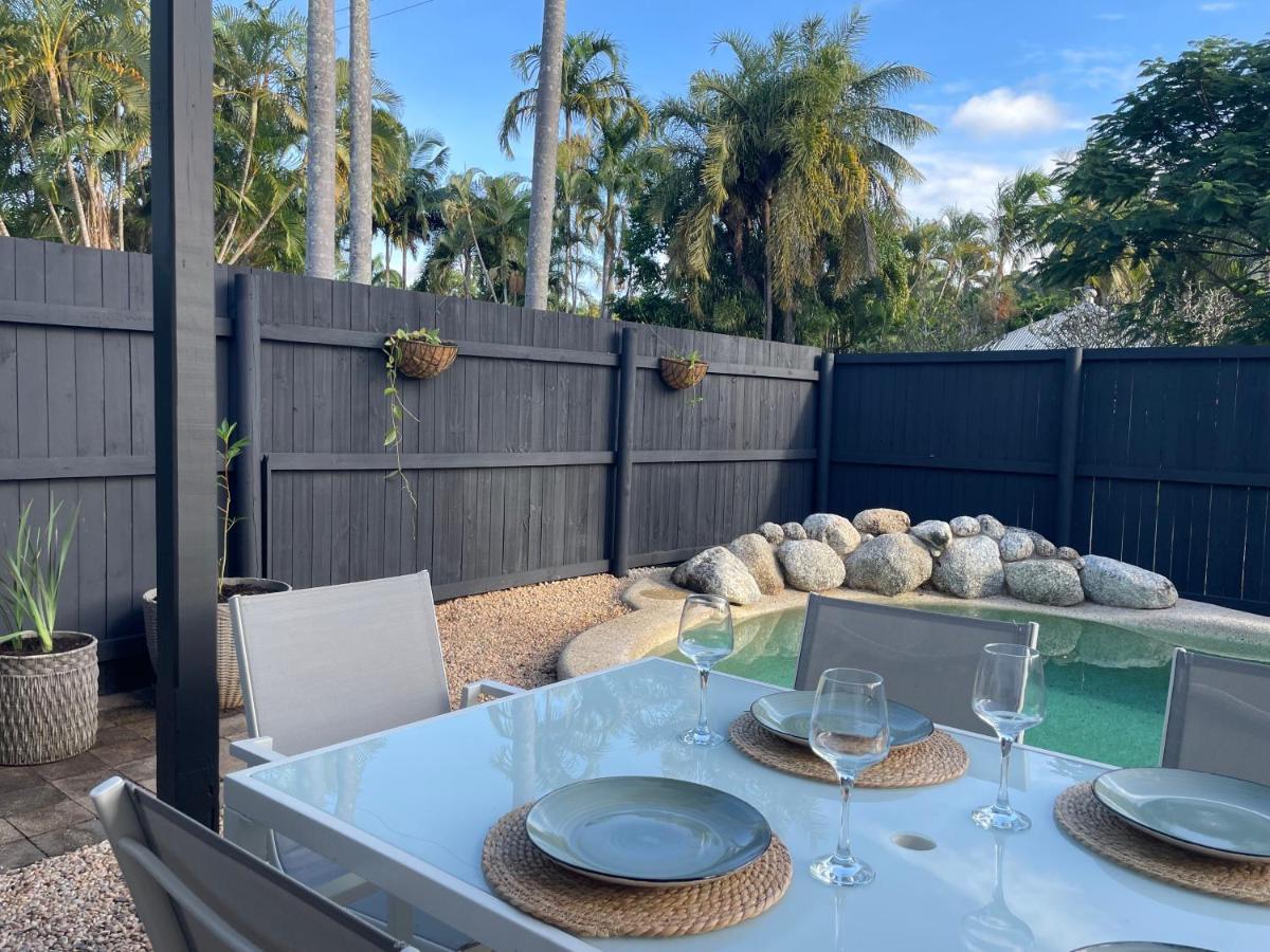 Port Douglas Beach Cottage *