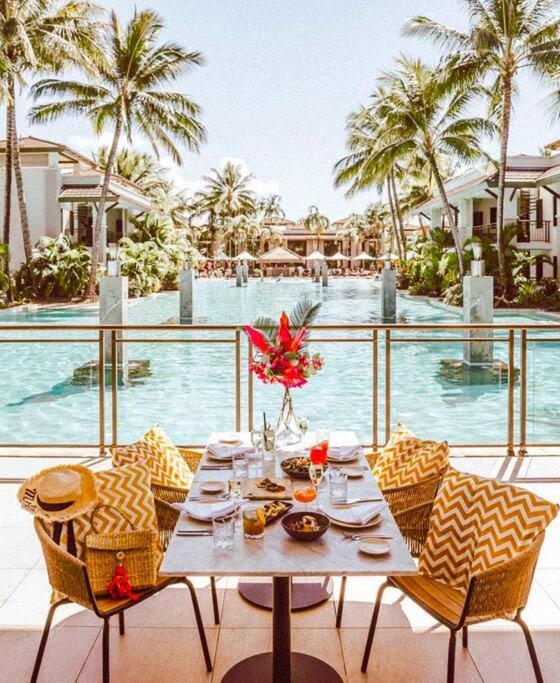 Apartment Lagoon Swimout Absolute Pool Front - Slice Of Paradise - Sea Temple Pt Douglas Port Douglas