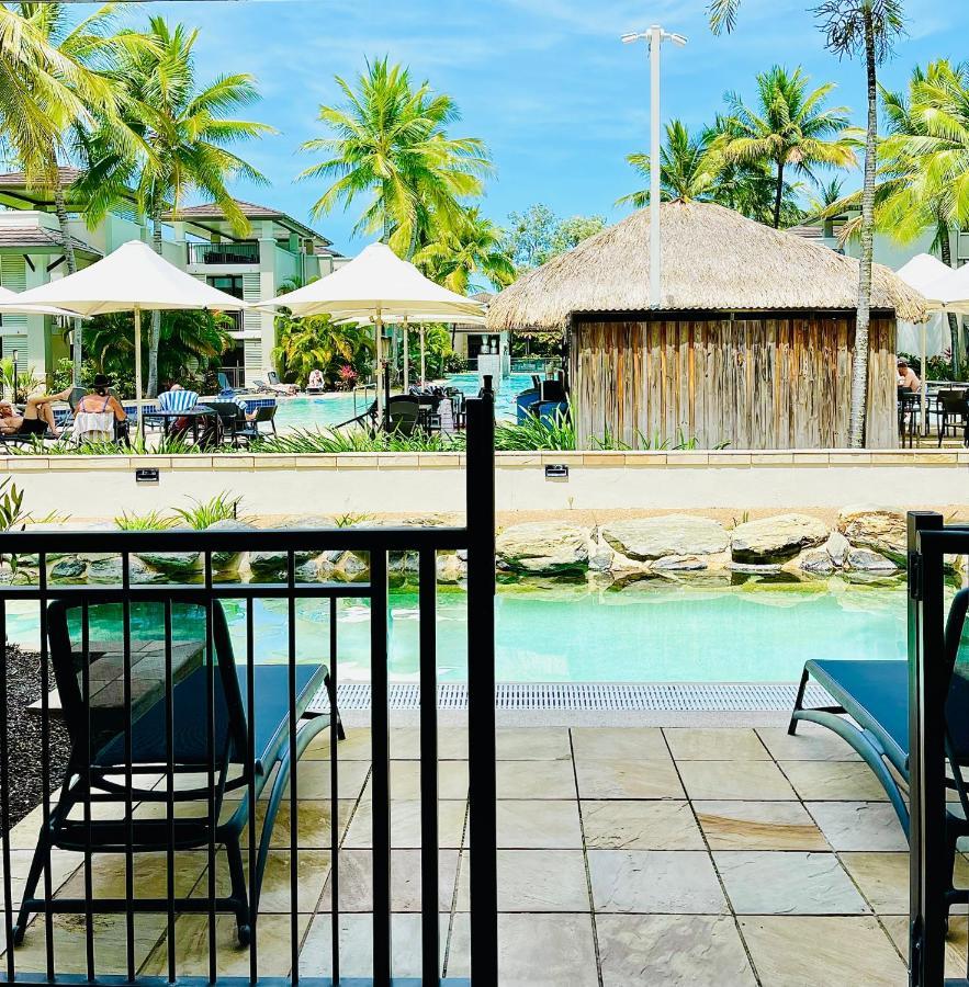 Lagoon Swimout Absolute Pool Front - Slice Of Paradise - Sea Temple Pt Douglas Apartment Port Douglas