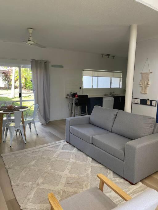 Tropical Palms Apartment