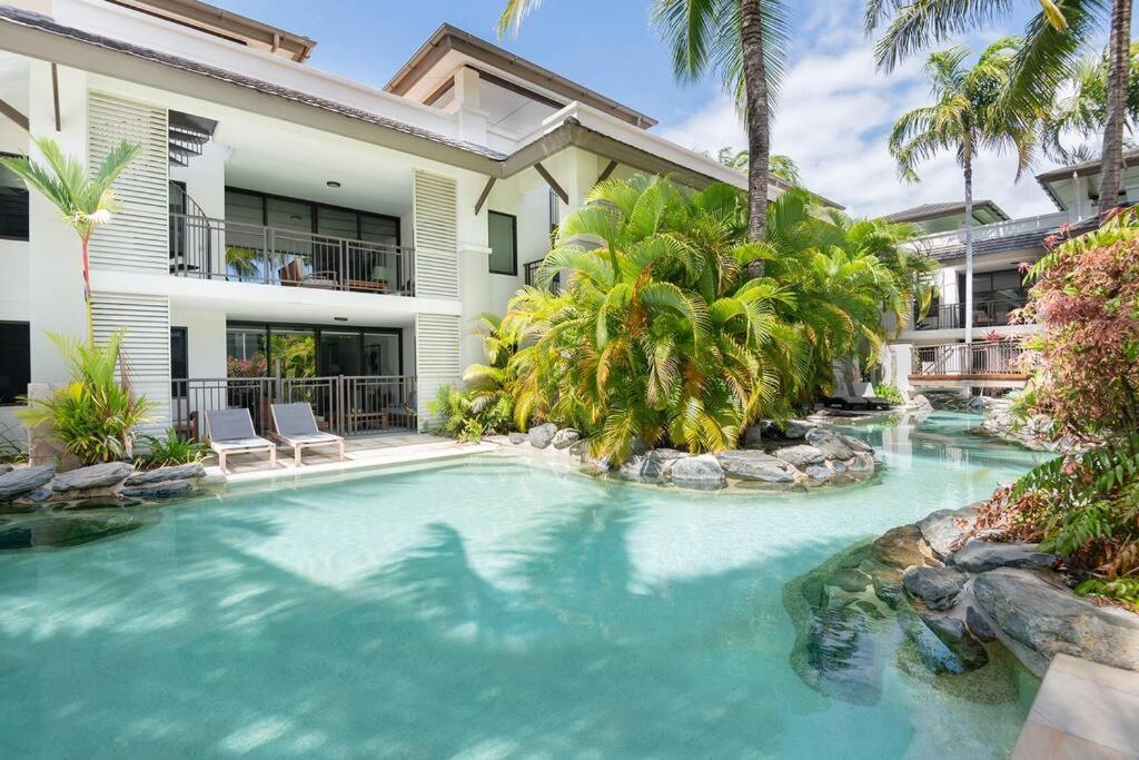 A Well-deserved Beachside Retreat * Port Douglas