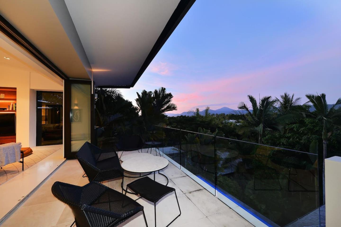 61 Street - Luxury Port Douglas