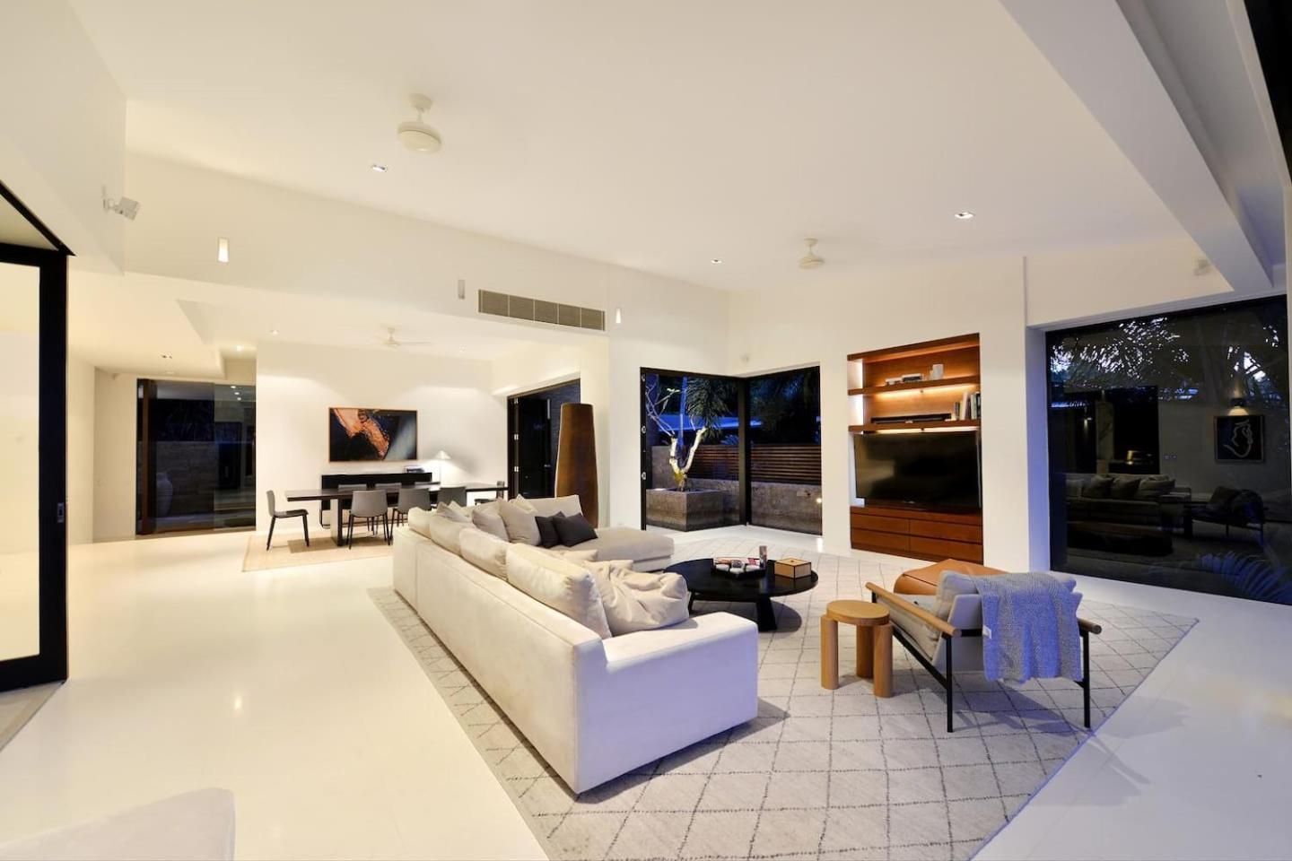 61 Street - Luxury