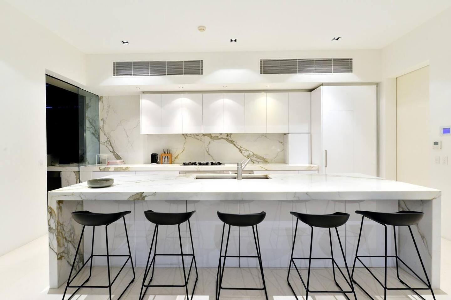 61 Street - Luxury * Port Douglas