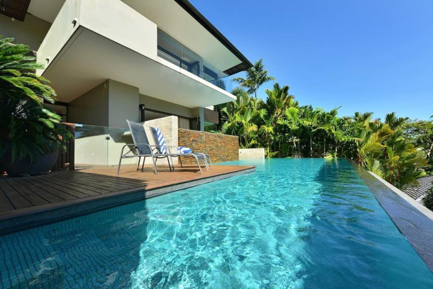 61 Street - Luxury *