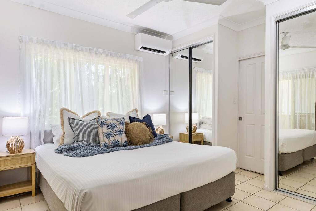 Apartment Laidback Living At Plaza Poolside