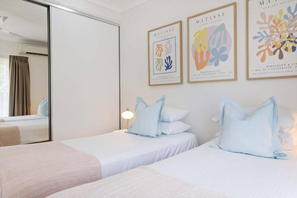 Apartment Laidback Living At Plaza Poolside *