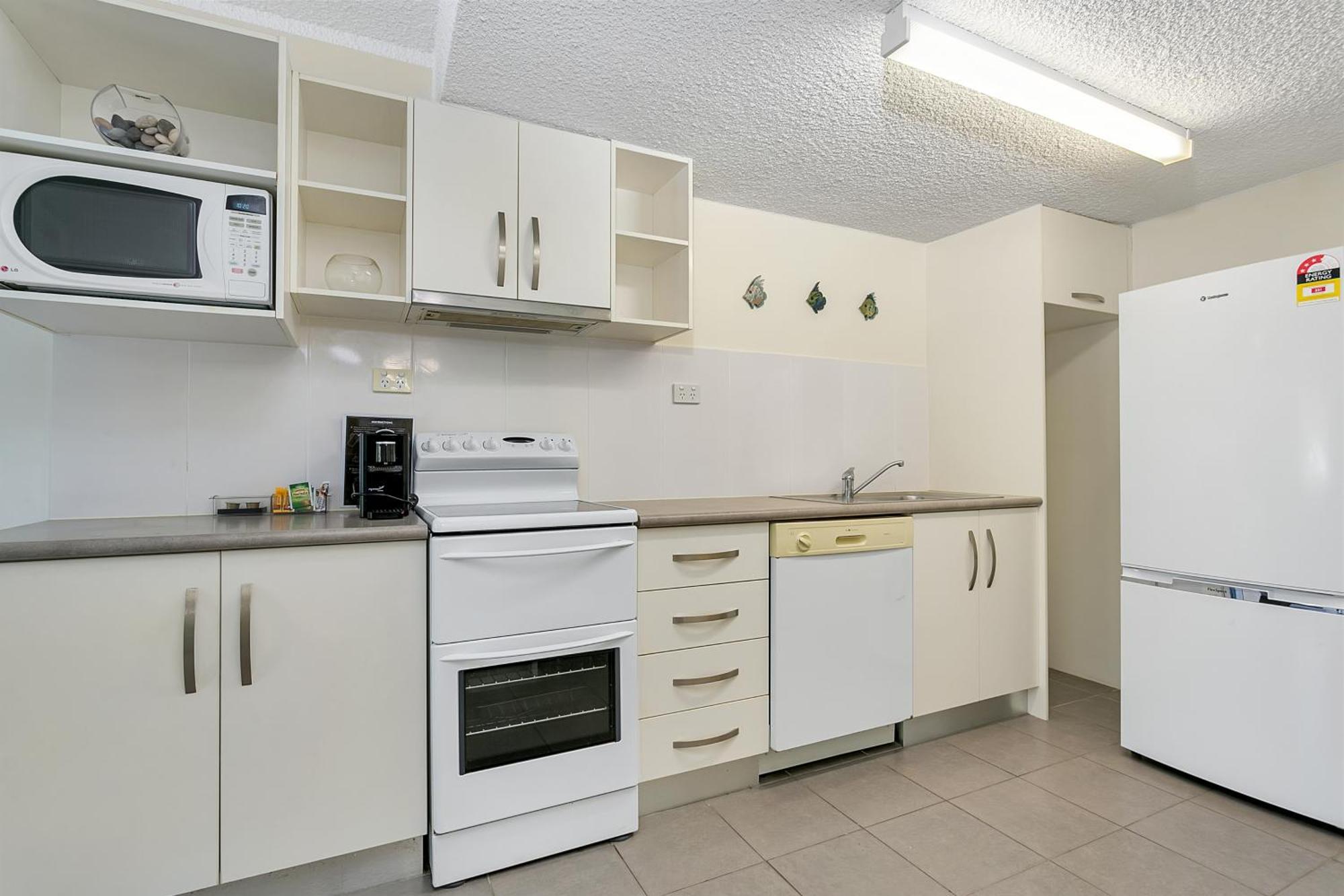 Seascape Holidays At The Queenslander Apartment