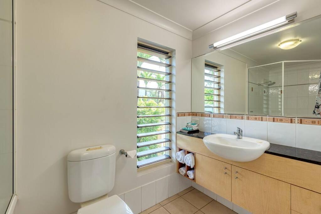 Apartment Laidback Living At Plaza Poolside